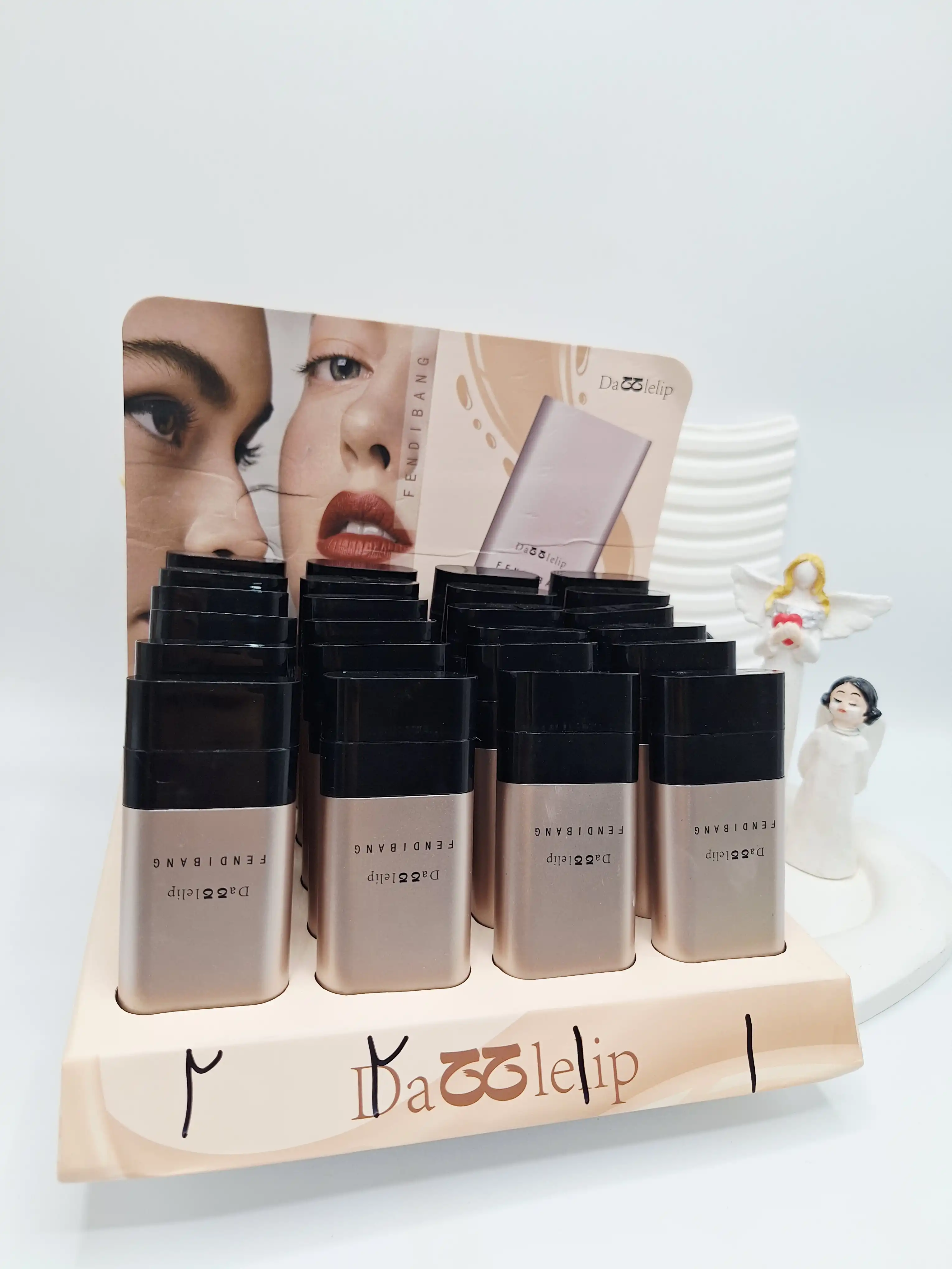 کرم پودر استیکی برس دار برند Dalelip کد 238